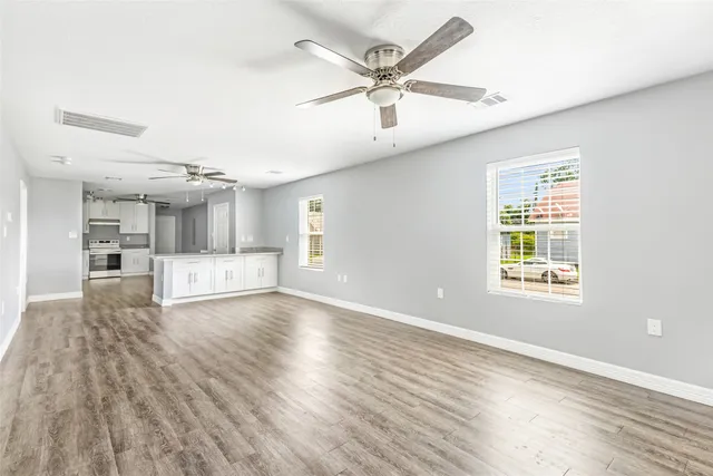 $2,050 | 520 East Defee Avenue, Baytown, TX 77520