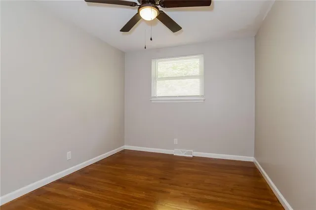 $1,750 | 6925 North Hickory Street, Kansas City, MO 64118