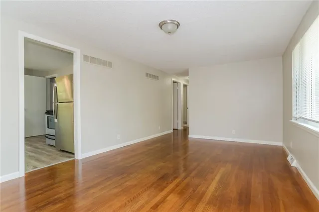 $1,750 | 6925 North Hickory Street, Kansas City, MO 64118