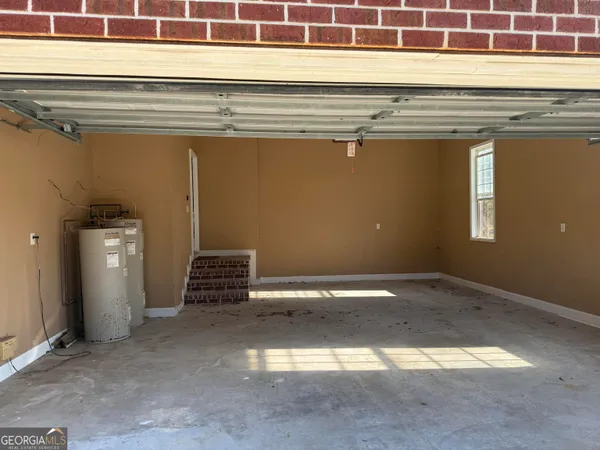 a front view of house with yard