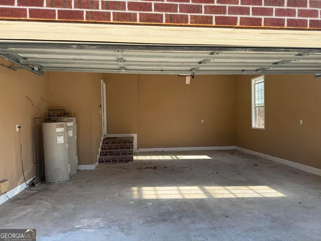 a front view of house with yard