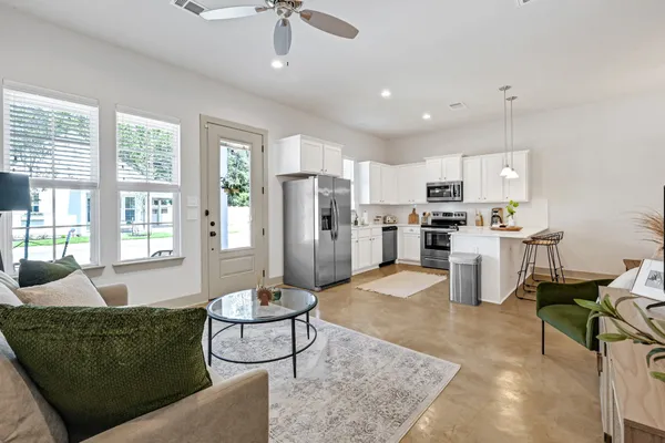 $1,850 | 33455 Buckshot Lane, Unit 83, Spring, TX 77382