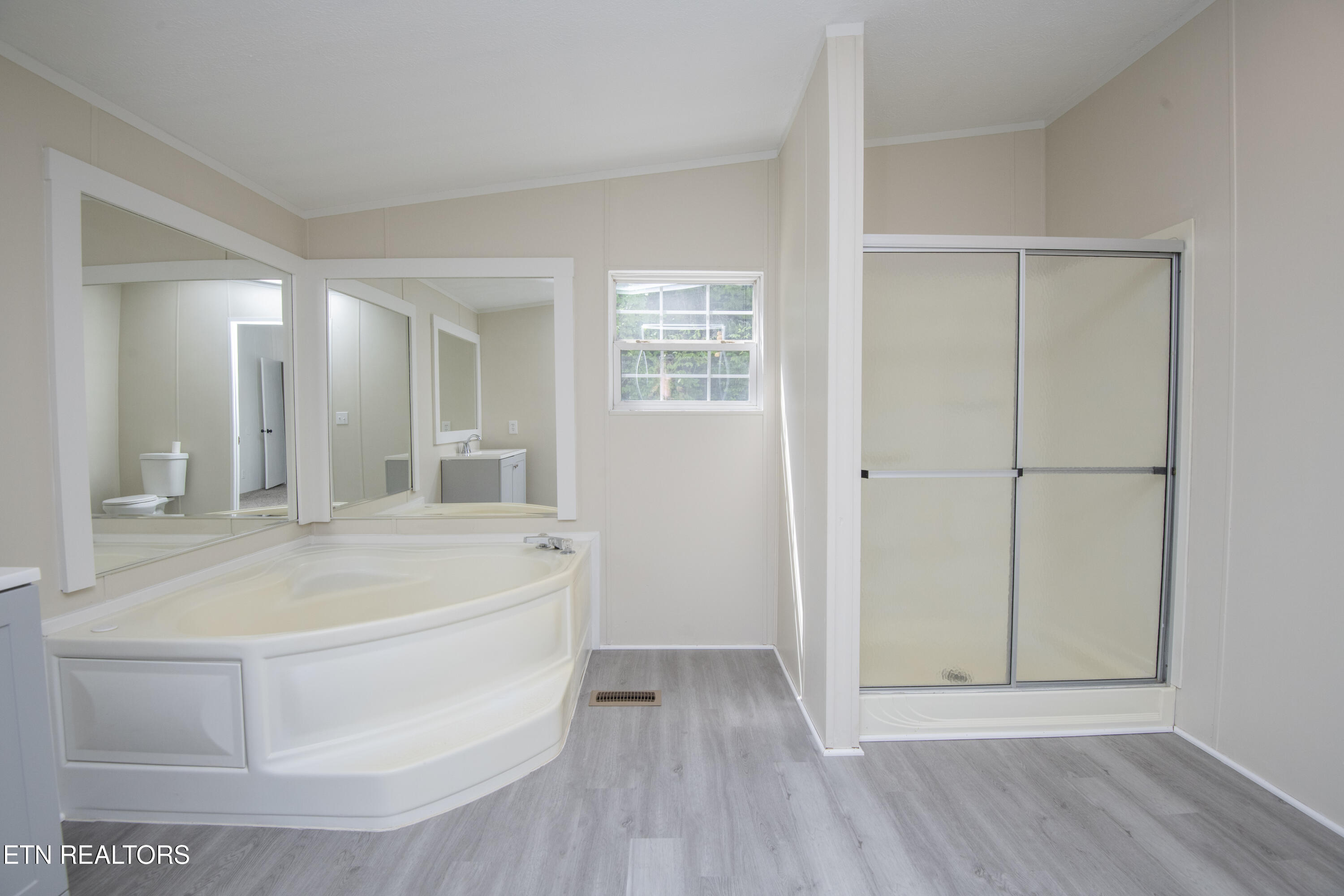 1587 Lower Caney Valley Road Tazewell, TN 37879 - Photo 11 of 42 master bath 1