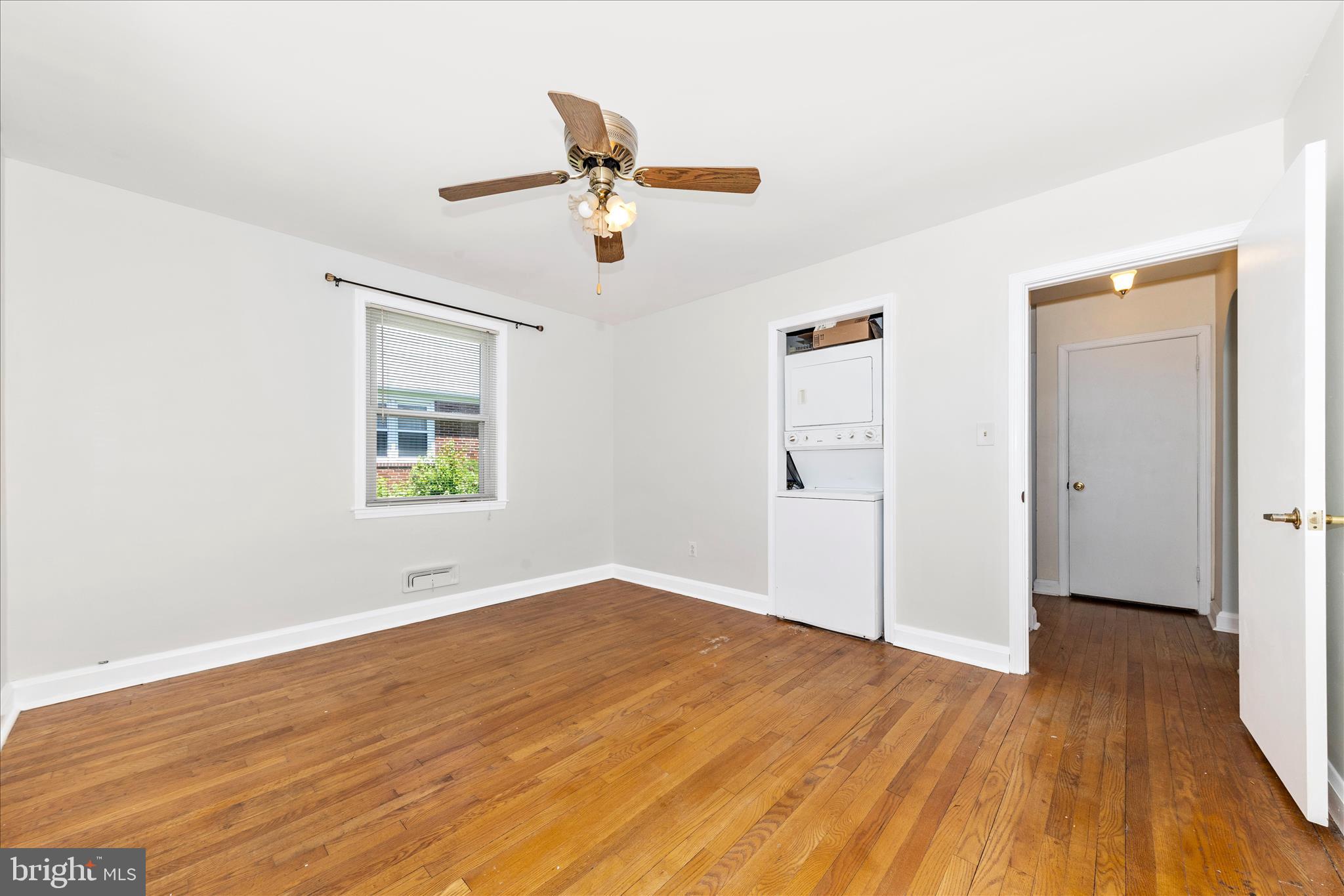 5811 Daybreak Terrace Baltimore, MD 21206 - Photo 21 of 54 Bedroom 2