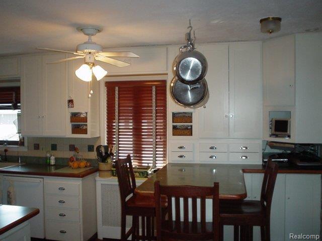 46928 Denton Road Belleville, MI 48111 - Photo 10 of 21 kitchen