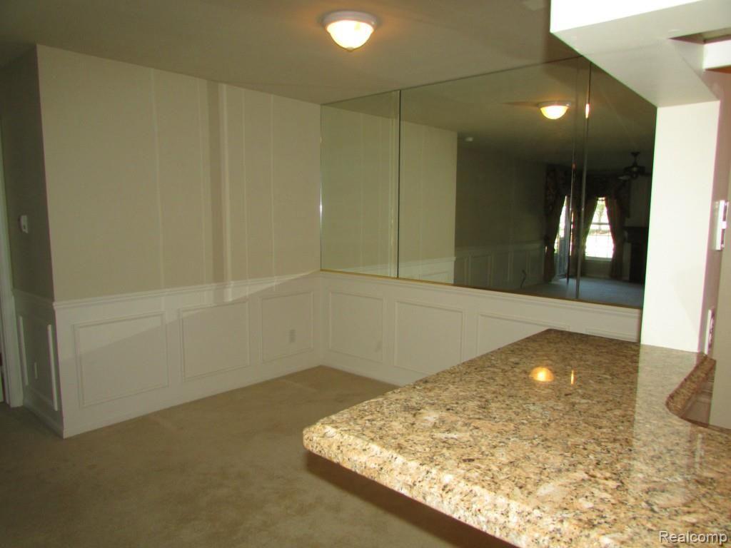 3655 Oakmonte Boulevard Rochester, MI 48306 - Photo 4 of 35 DINING AREA (2).jpg