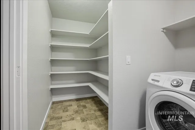 $395,900 | 730 Southwest Huebert Street, Mountain Home, ID 83647