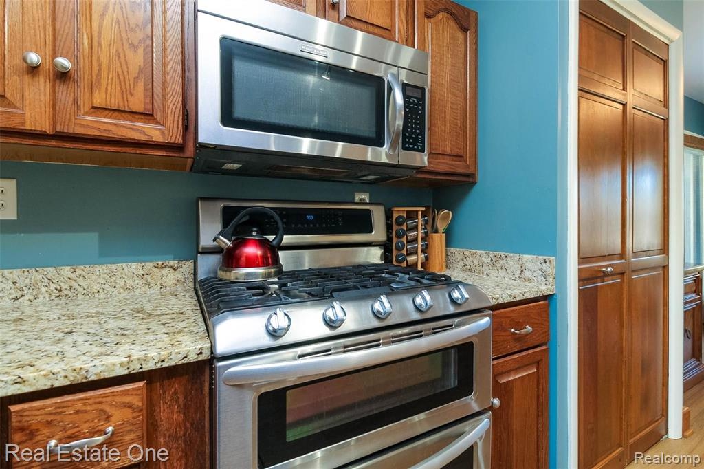 475 Grace Avenue Rochester Hills, MI 48307 - Photo 15 of 58