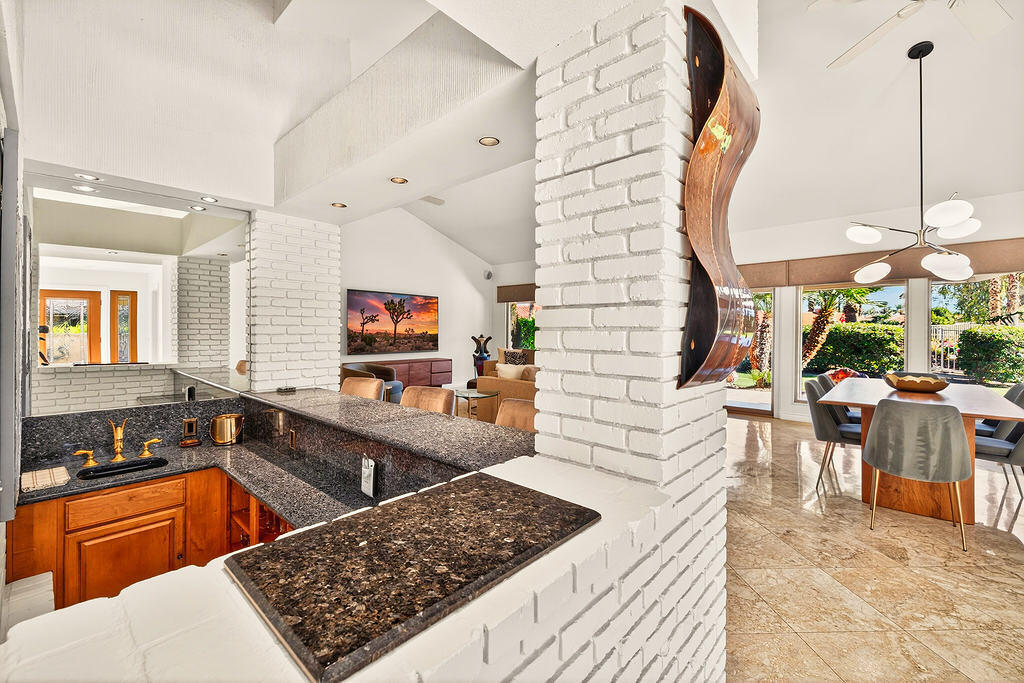 45668 Pueblo Road Indian Wells, CA 92210 - Photo 4 of 27 -3