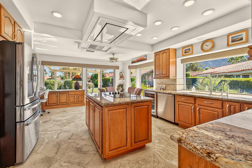 45668 Pueblo Road Indian Wells, CA 92210 - Photo 7 of 27 -9