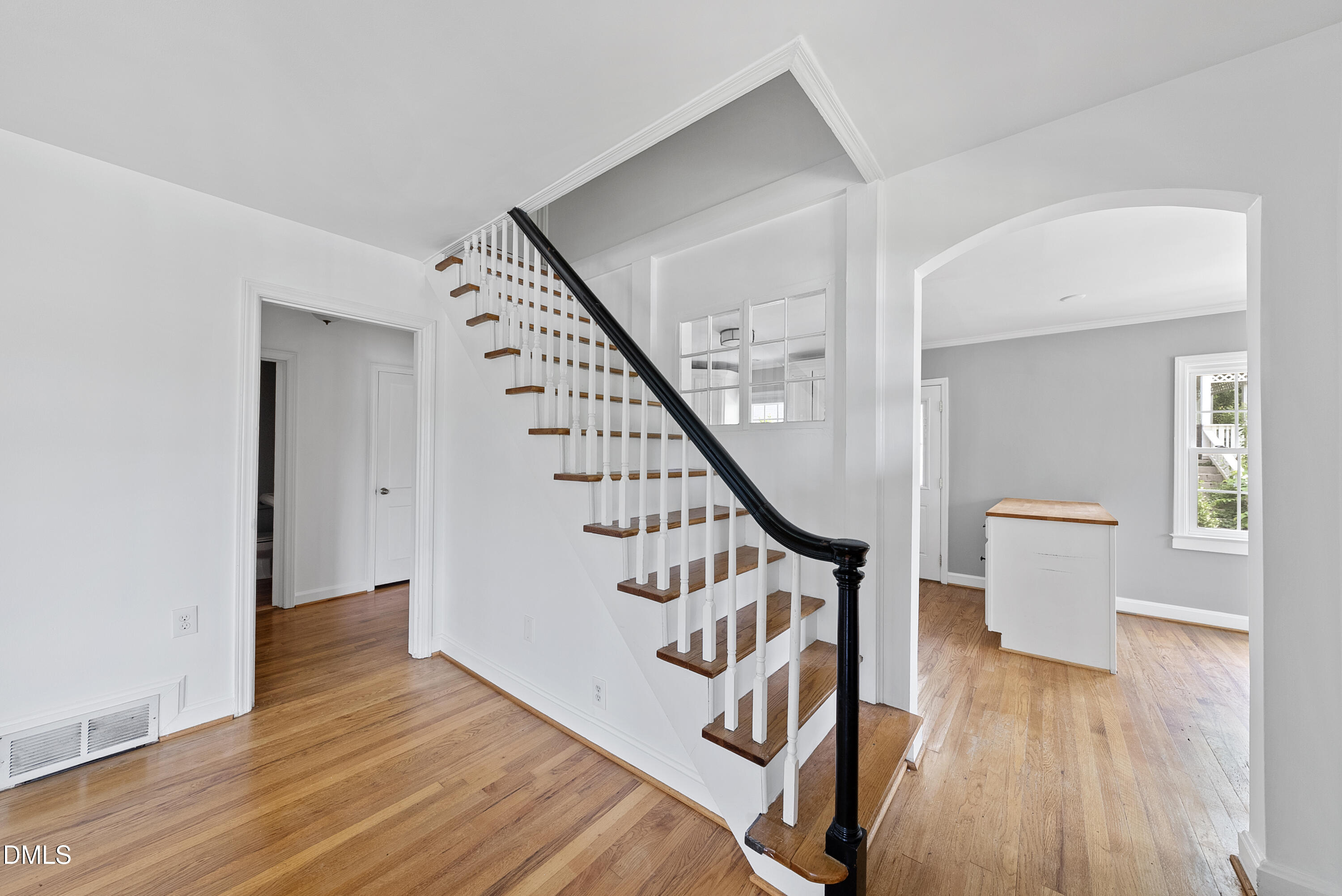 2924 Oberlin Road Raleigh, NC 27608 - Photo 2 of 29 DSC09856