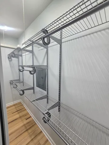 $2,100 | 4508 Elm Avenue, Unit B, Brookfield, IL 60513