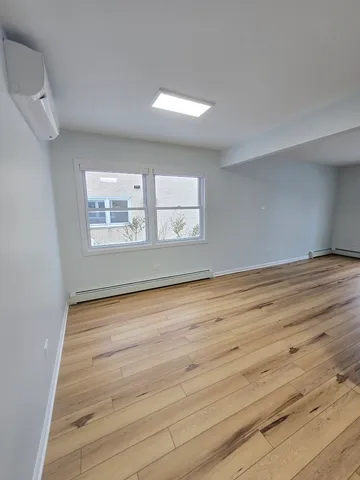 $2,100 | 4508 Elm Avenue, Unit B, Brookfield, IL 60513