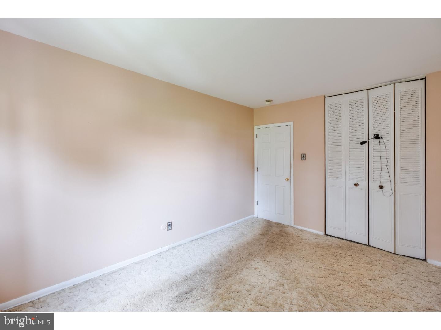 3895 Fairdale Road Philadelphia, PA 19154 - Photo 11 of 23 Bedroom - Main