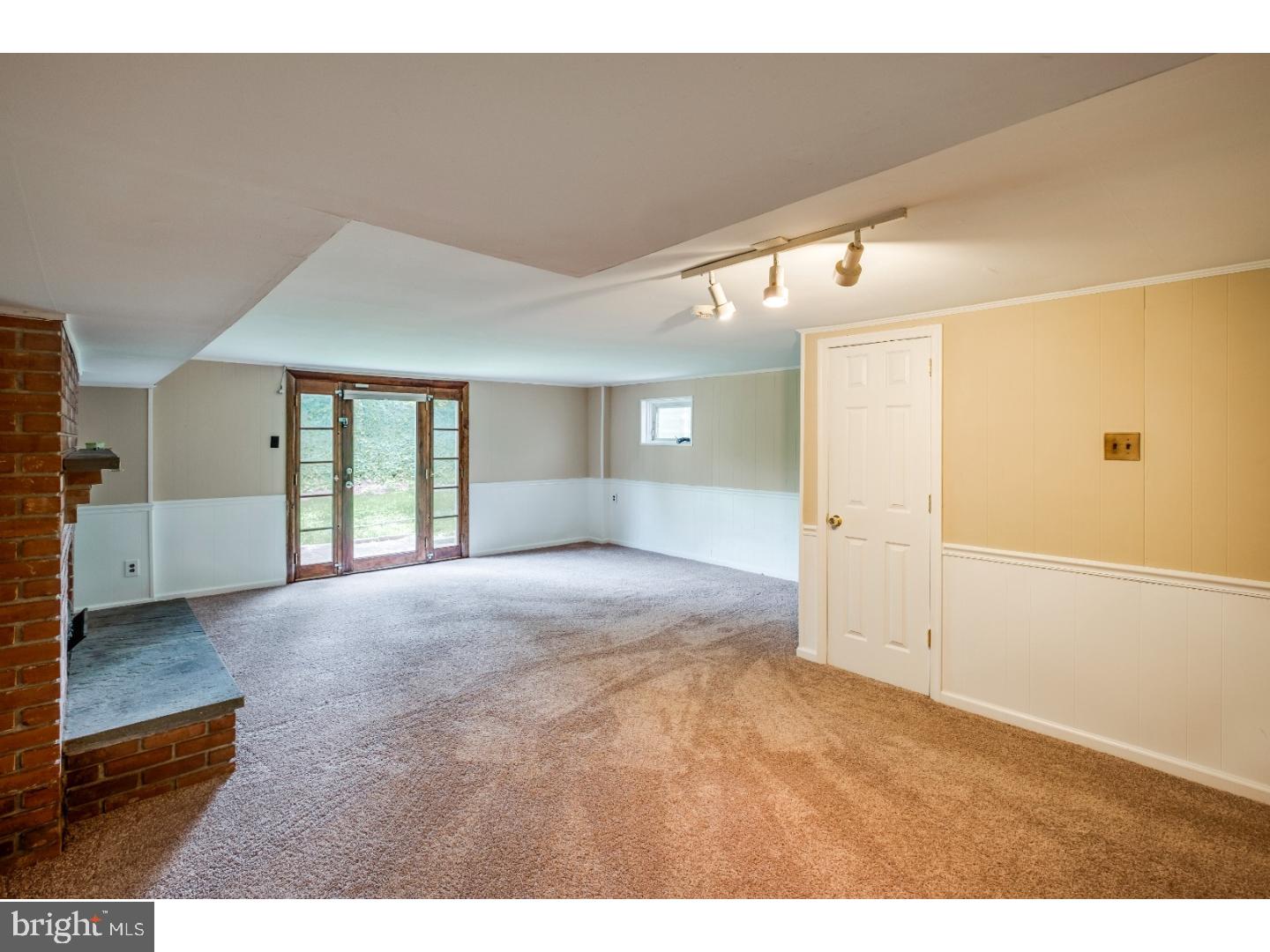 3895 Fairdale Road Philadelphia, PA 19154 - Photo 19 of 23 Basement - Finished
