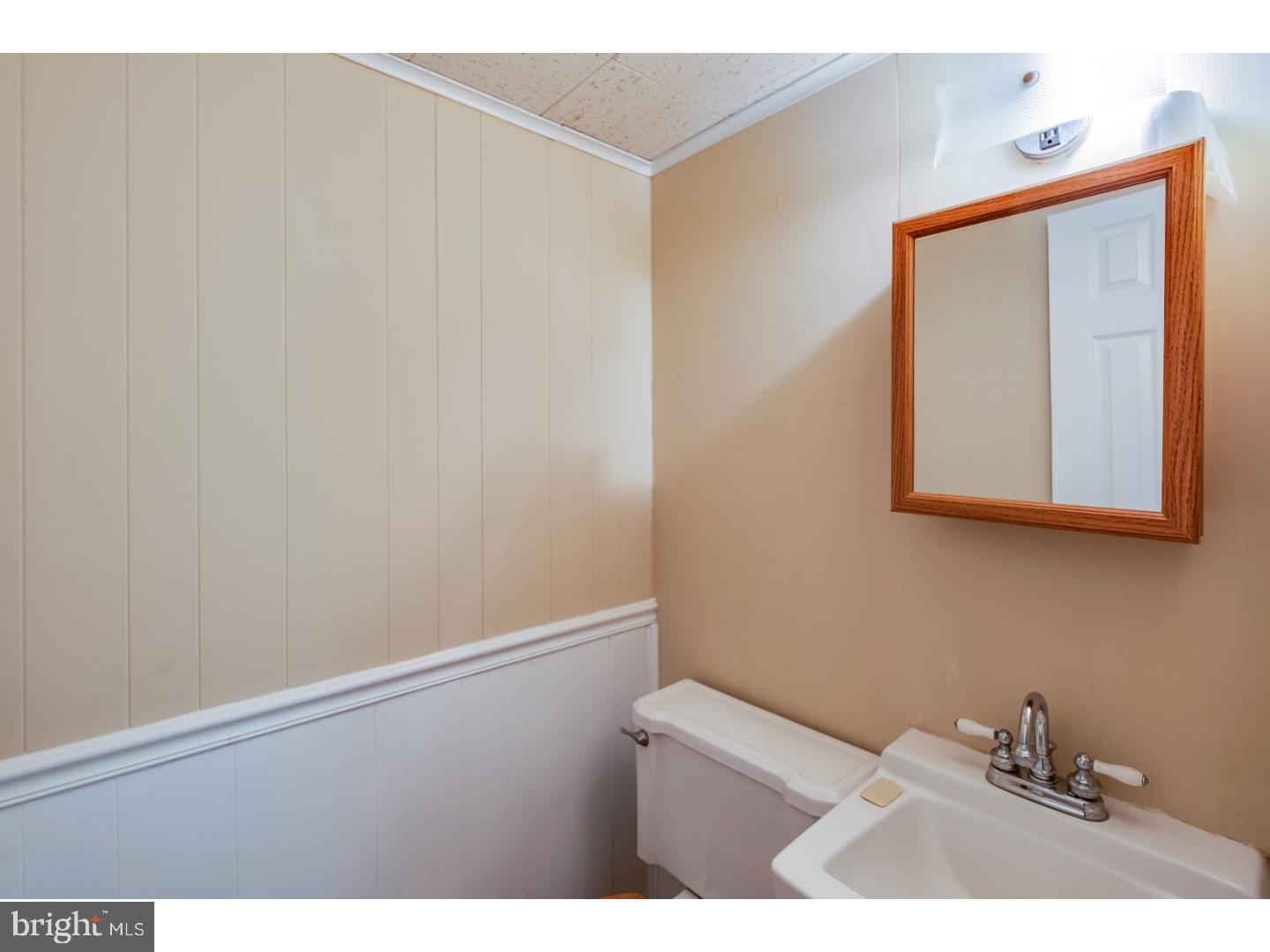 3895 Fairdale Road Philadelphia, PA 19154 - Photo 20 of 23 Half Bath