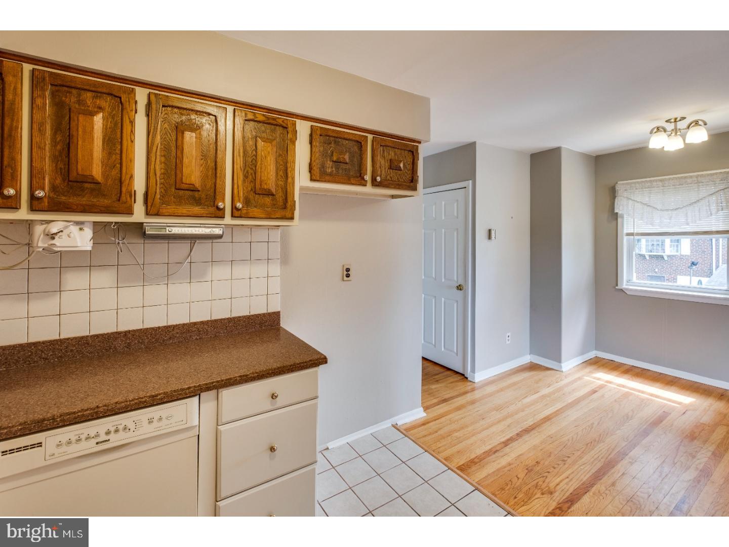 3895 Fairdale Road Philadelphia, PA 19154 - Photo 9 of 23 Kitchen