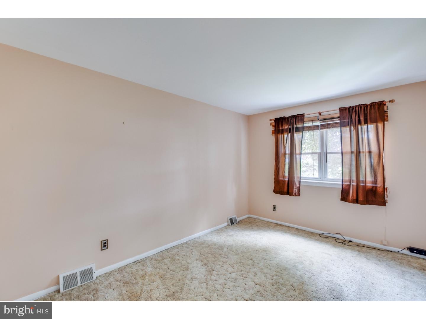 3895 Fairdale Road Philadelphia, PA 19154 - Photo 10 of 23 Bedroom - Main