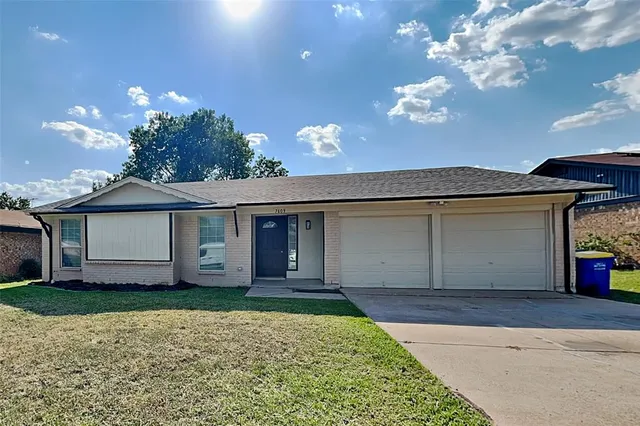 $1,850 | 7609 Clover Lane, Watauga, TX 76148