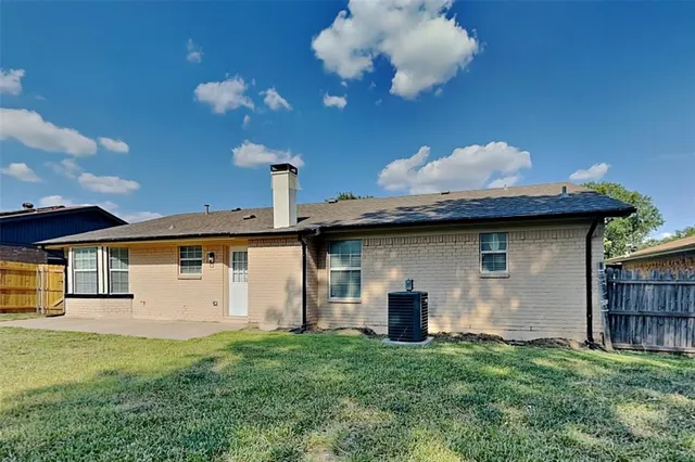 $1,850 | 7609 Clover Lane, Watauga, TX 76148