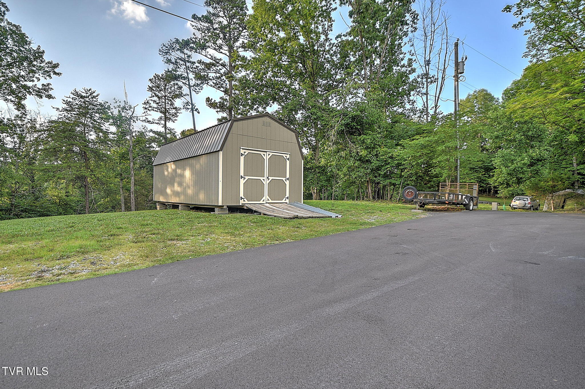 2772 Devault Bridge Road Piney Flats, TN 37686 - Photo 74 of 91 95-web-or-mls-2772 Devault Bridge GUnit-