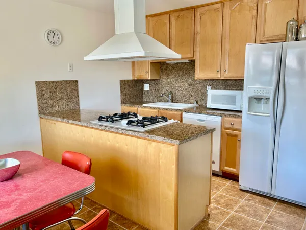 $2,500 | 1900 South Palm Canyon Drive, Unit 42, Palm Springs, CA 92264