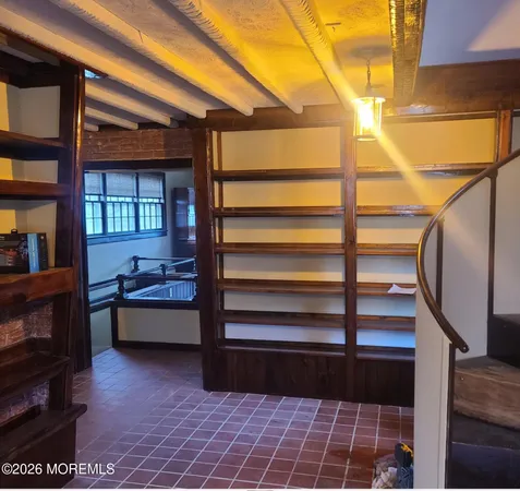 a view of entryway with a window