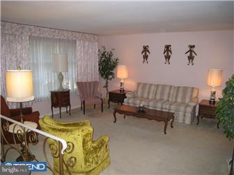 11 Parkview Road Stratford, NJ 08084 - Photo 2 of 12 Gallery Image 2
