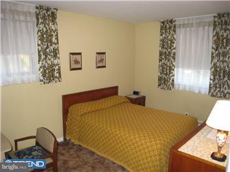 11 Parkview Road Stratford, NJ 08084 - Photo 8 of 12 Gallery Image 8