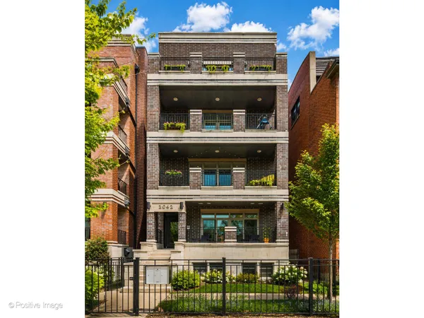 $2,095,000 | 2042 North Burling Street, Unit PH, Chicago, IL 60614