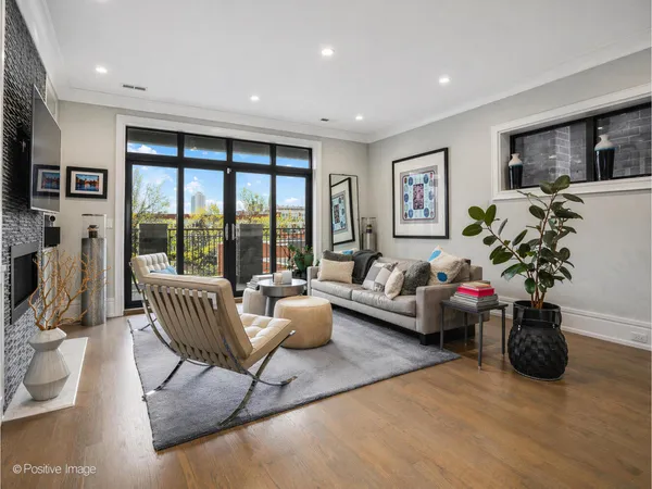 $2,095,000 | 2042 North Burling Street, Unit PH, Chicago, IL 60614