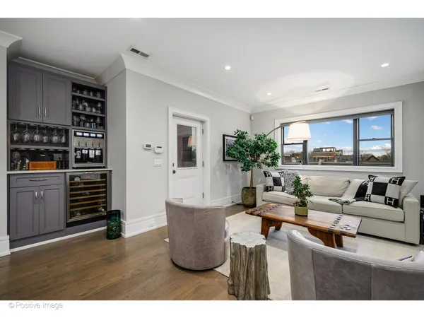 $2,095,000 | 2042 North Burling Street, Unit PH, Chicago, IL 60614