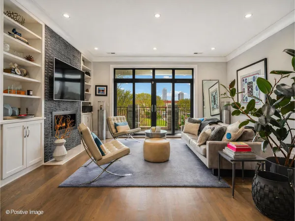 $2,095,000 | 2042 North Burling Street, Unit PH, Chicago, IL 60614