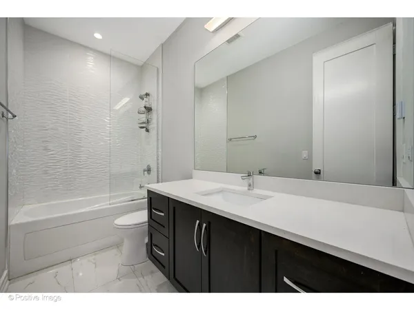 $2,095,000 | 2042 North Burling Street, Unit PH, Chicago, IL 60614