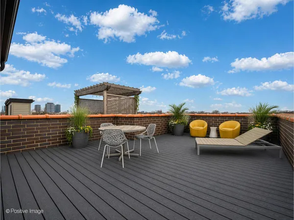 $2,095,000 | 2042 North Burling Street, Unit PH, Chicago, IL 60614
