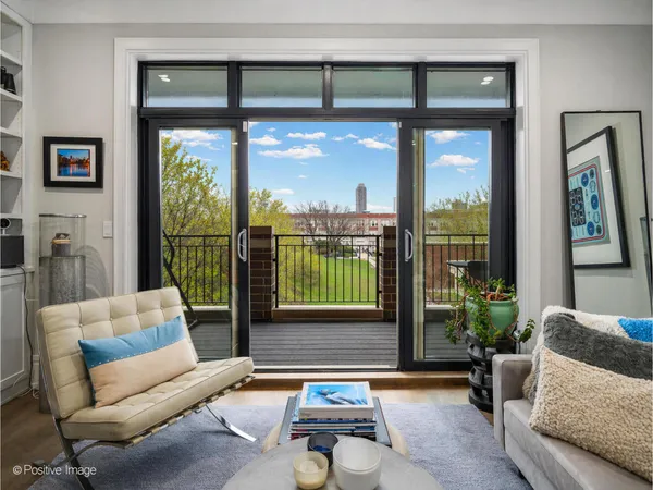 $2,095,000 | 2042 North Burling Street, Unit PH, Chicago, IL 60614
