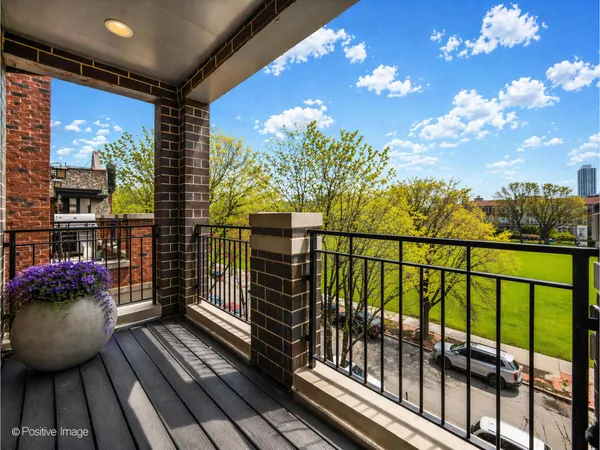$2,095,000 | 2042 North Burling Street, Unit PH, Chicago, IL 60614