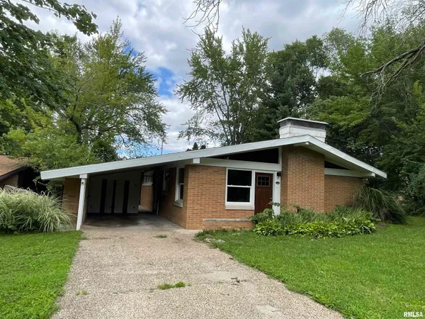 $1,499 | 2219 North Glendale Drive, Pekin, IL 61554