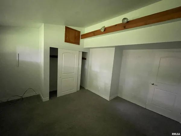 $1,499 | 2219 North Glendale Drive, Pekin, IL 61554