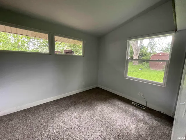 $1,499 | 2219 North Glendale Drive, Pekin, IL 61554