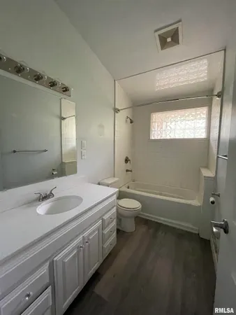 $1,499 | 2219 North Glendale Drive, Pekin, IL 61554