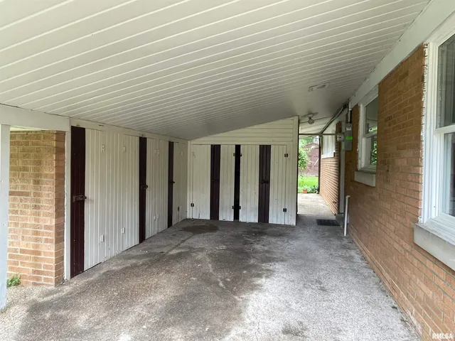 $1,499 | 2219 North Glendale Drive, Pekin, IL 61554