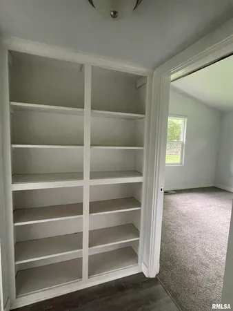 $1,499 | 2219 North Glendale Drive, Pekin, IL 61554