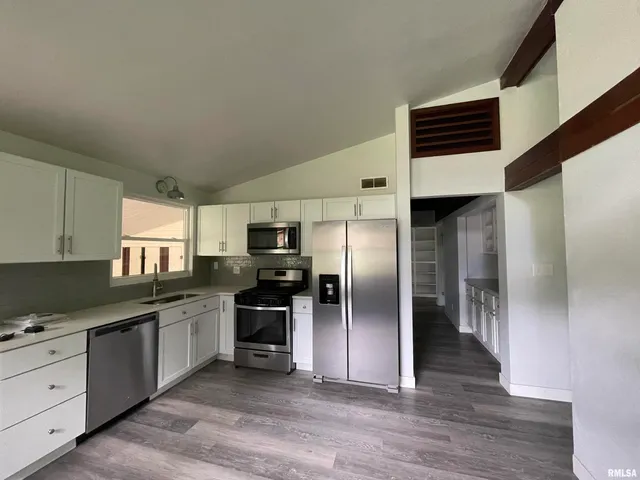 $1,499 | 2219 North Glendale Drive, Pekin, IL 61554