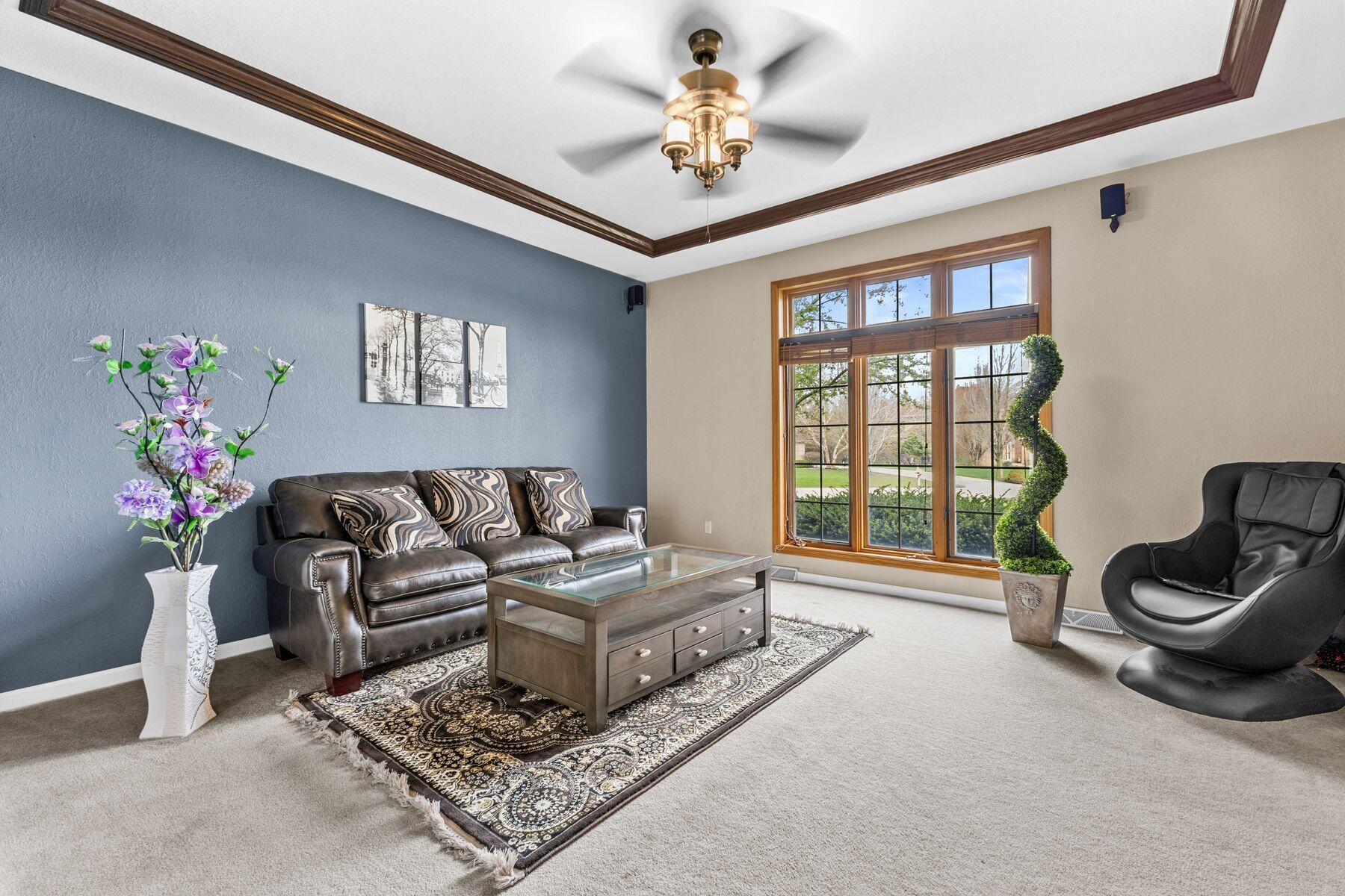 6645 Fieldstone Court Caledonia, WI 53402 - Photo 3 of 45 Living Room