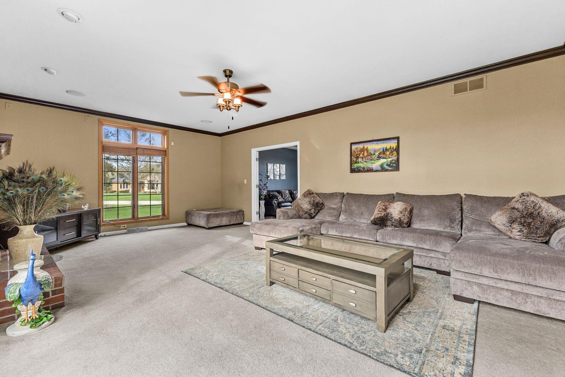6645 Fieldstone Court Caledonia, WI 53402 - Photo 5 of 45 Family Room