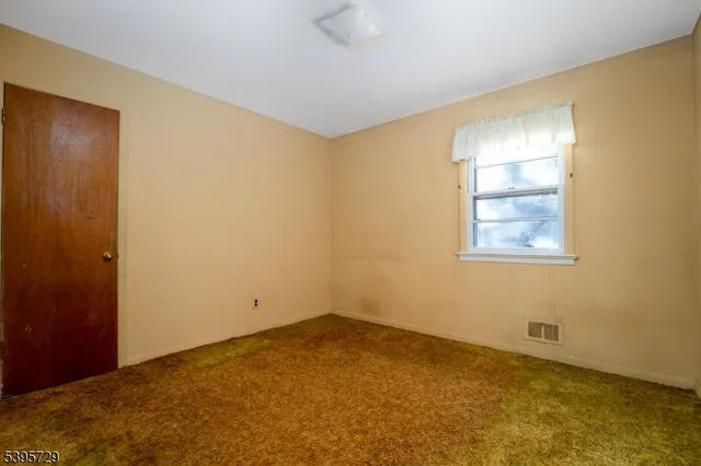 $550,000 | 12 Forest Hill Drive, Three Bridges, NJ 08887