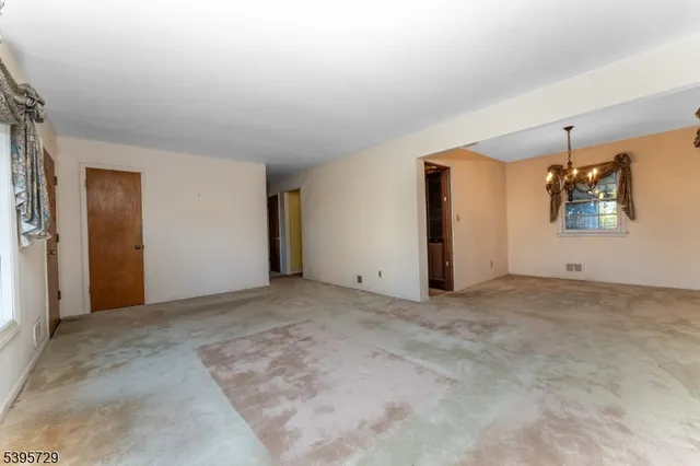 $550,000 | 12 Forest Hill Drive, Three Bridges, NJ 08887