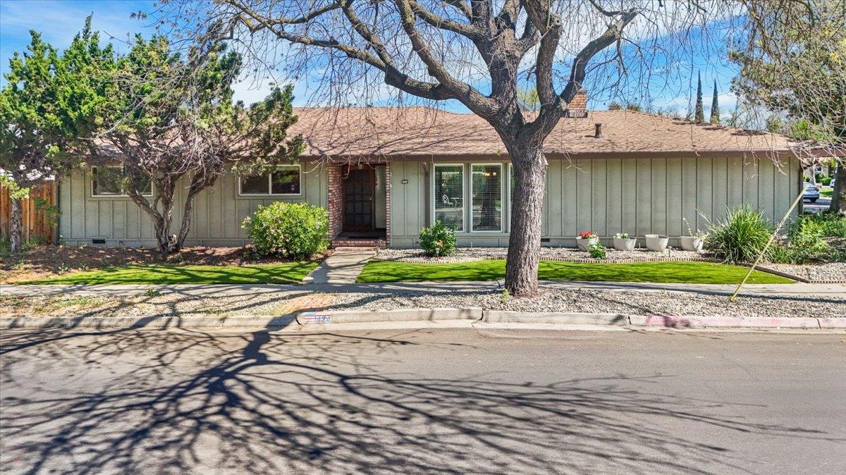 1424 Rose Avenue Modesto, CA 95355 - Photo 3 of 48