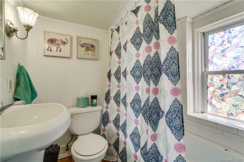 424 Case Cove Road Candler, NC 28715 - Photo 17 of 21 Gallery Image 17